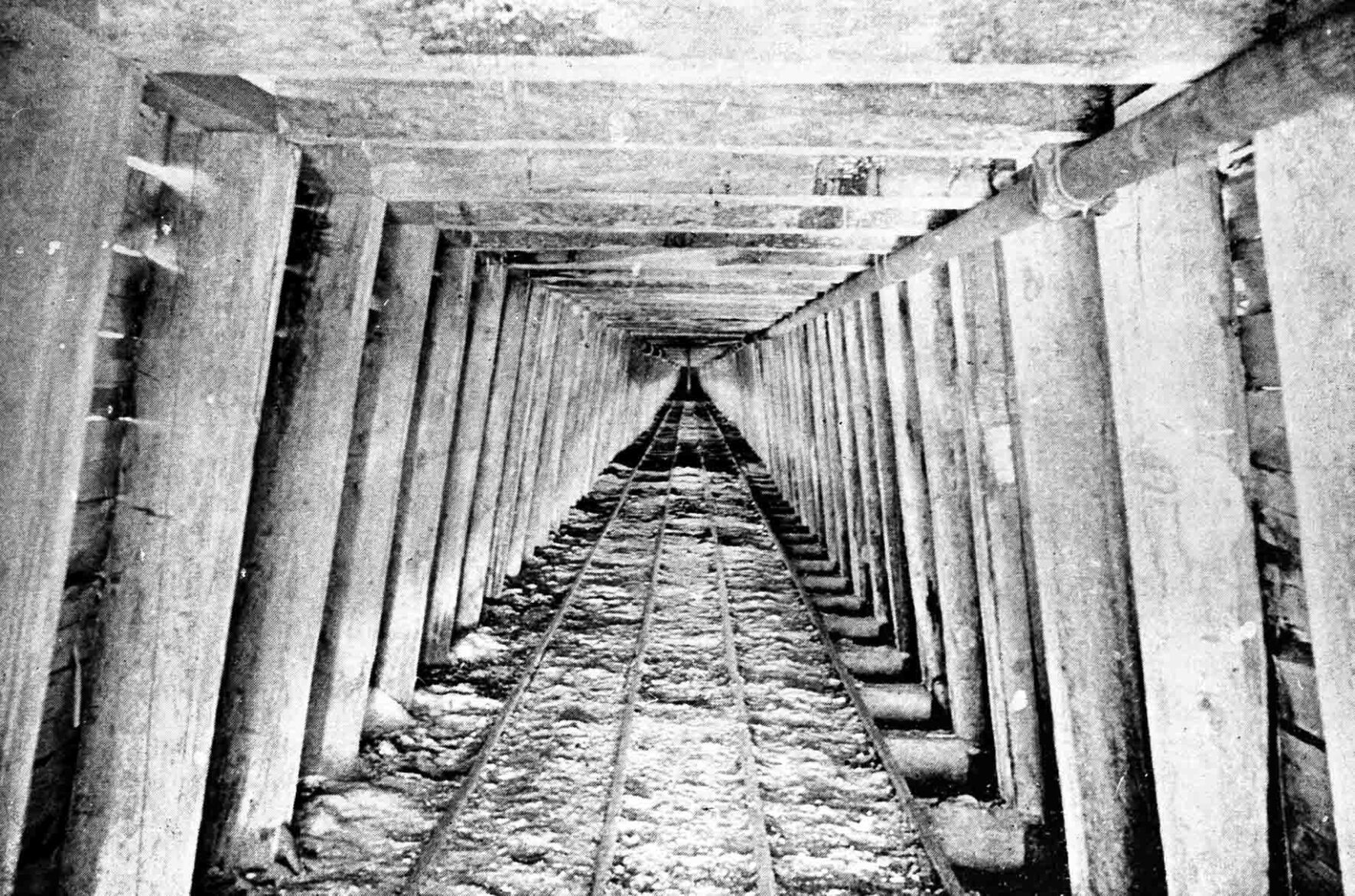 1974.085.0025_Cowenhoven Tunnel, 1893-